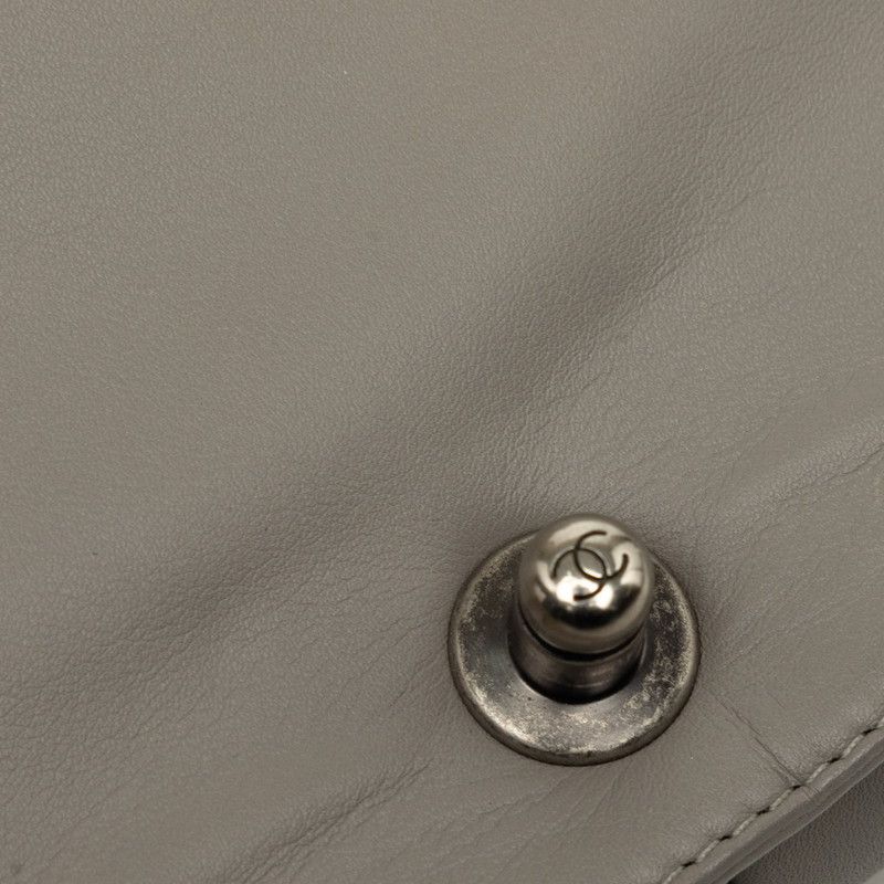 Chanel CC Logo Boy Quilted Chain Shoulder Bag Gray Beige Lambskin — view 5