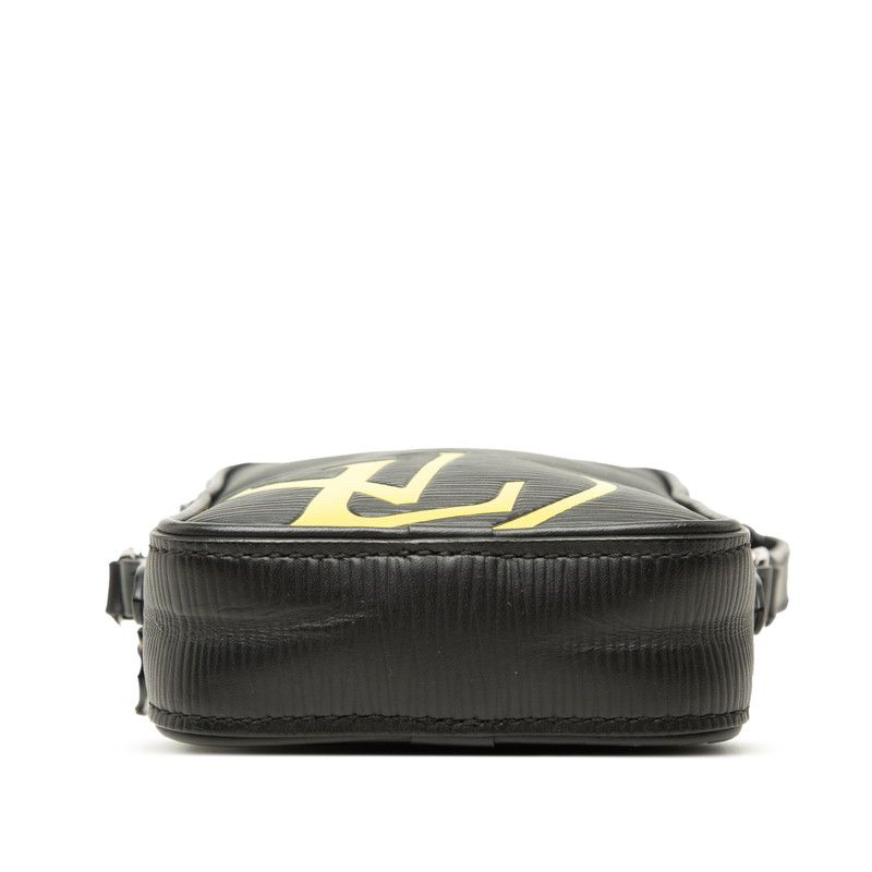 Louis Vuitton Epi LV Circle Danube PM Crossbody Shoulder Bag Noir Black Leather — view 3