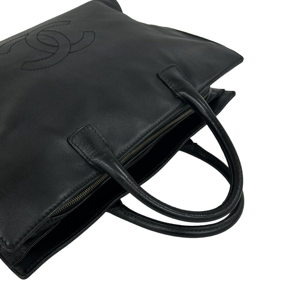 Chanel CC Logo Leather Handbag Business Tote Black — view 4