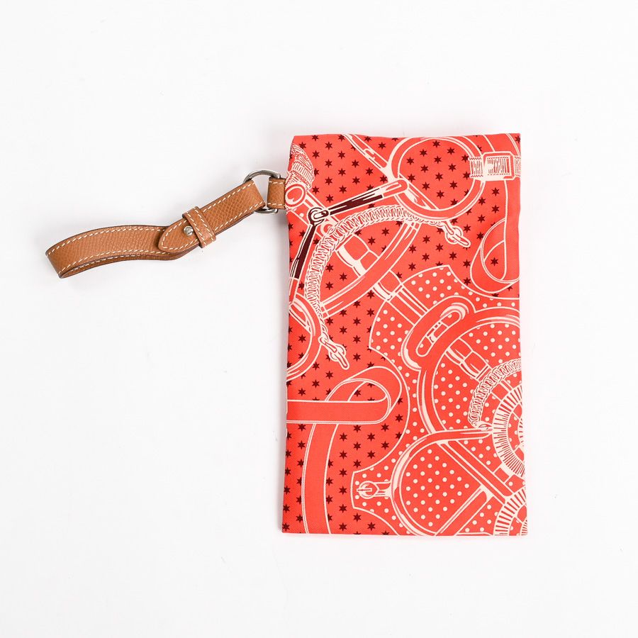Hermes Pouch Avec Soie Pocket GM — view 3