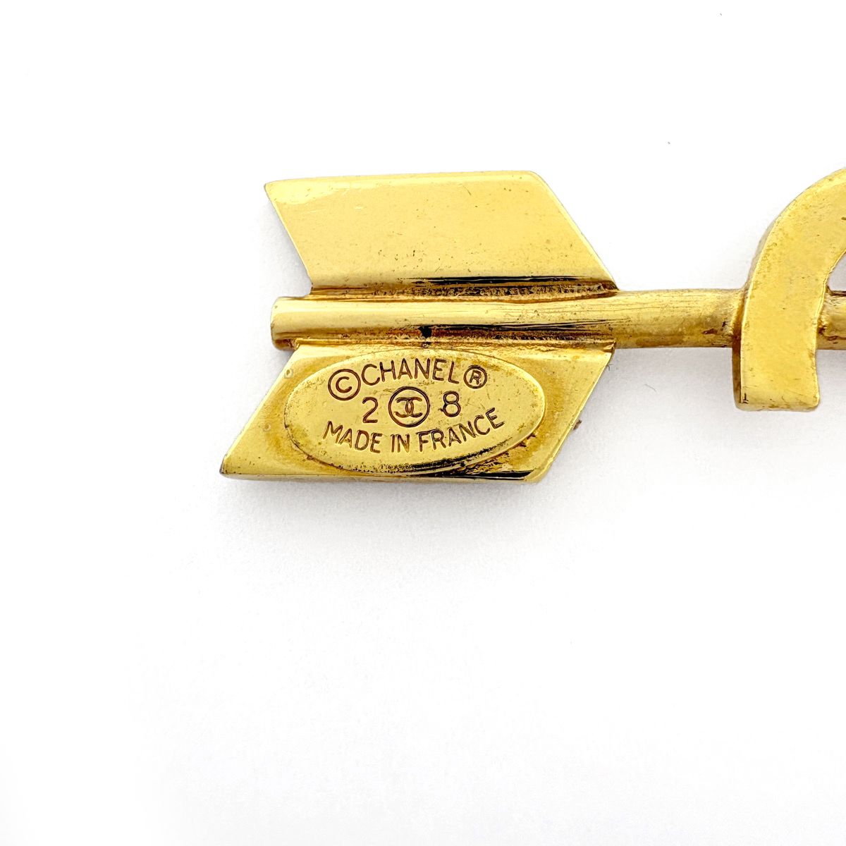Chanel Brooch CC Logo Arrow Gold Plated — view 6