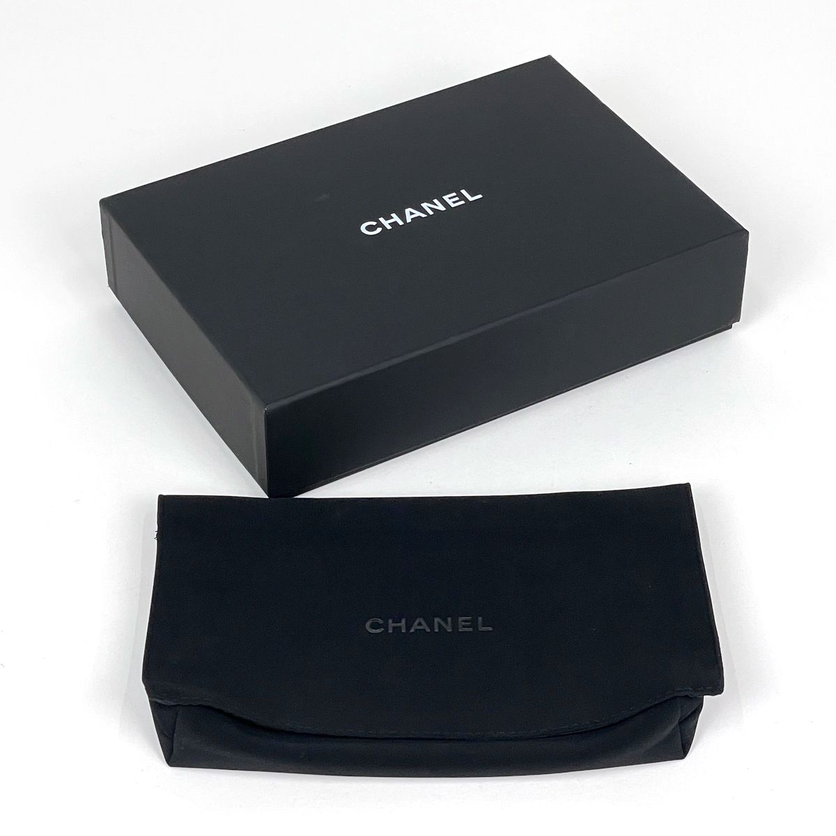 Chanel Shoulder Bag CC Logo Caviar Leather Black — view 6