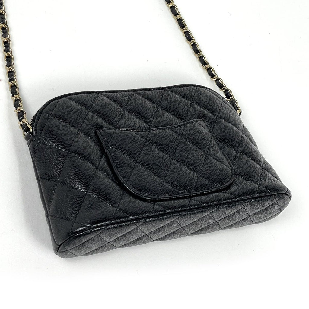 Chanel Shoulder Bag CC Logo Caviar Leather Black — view 2