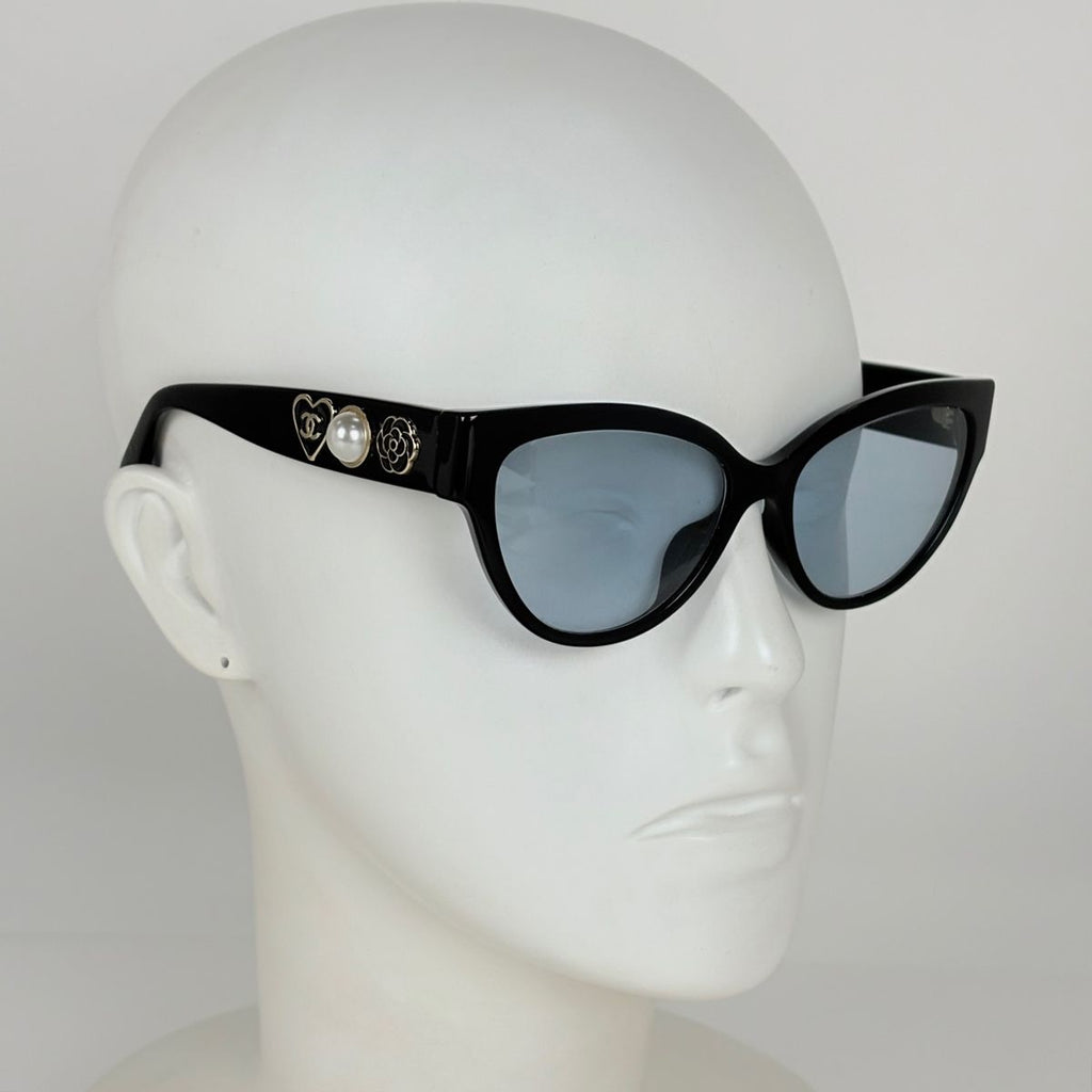 Chanel Sunglasses CC Logo Camellia Acetate Faux Pearl Black Eyewear — view 5
