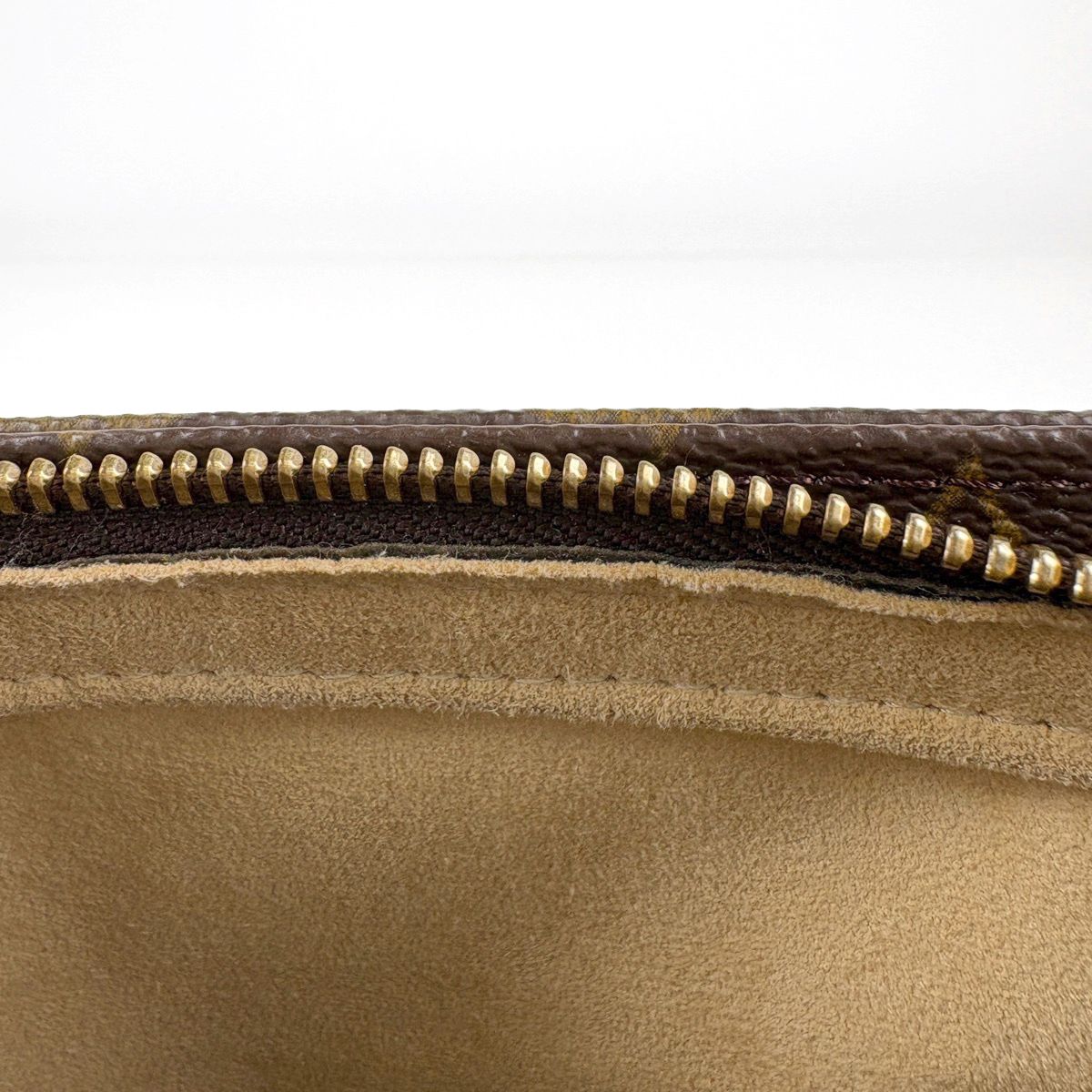 Louis Vuitton Looping GM Shoulder Bag Monogram Brown — view 5