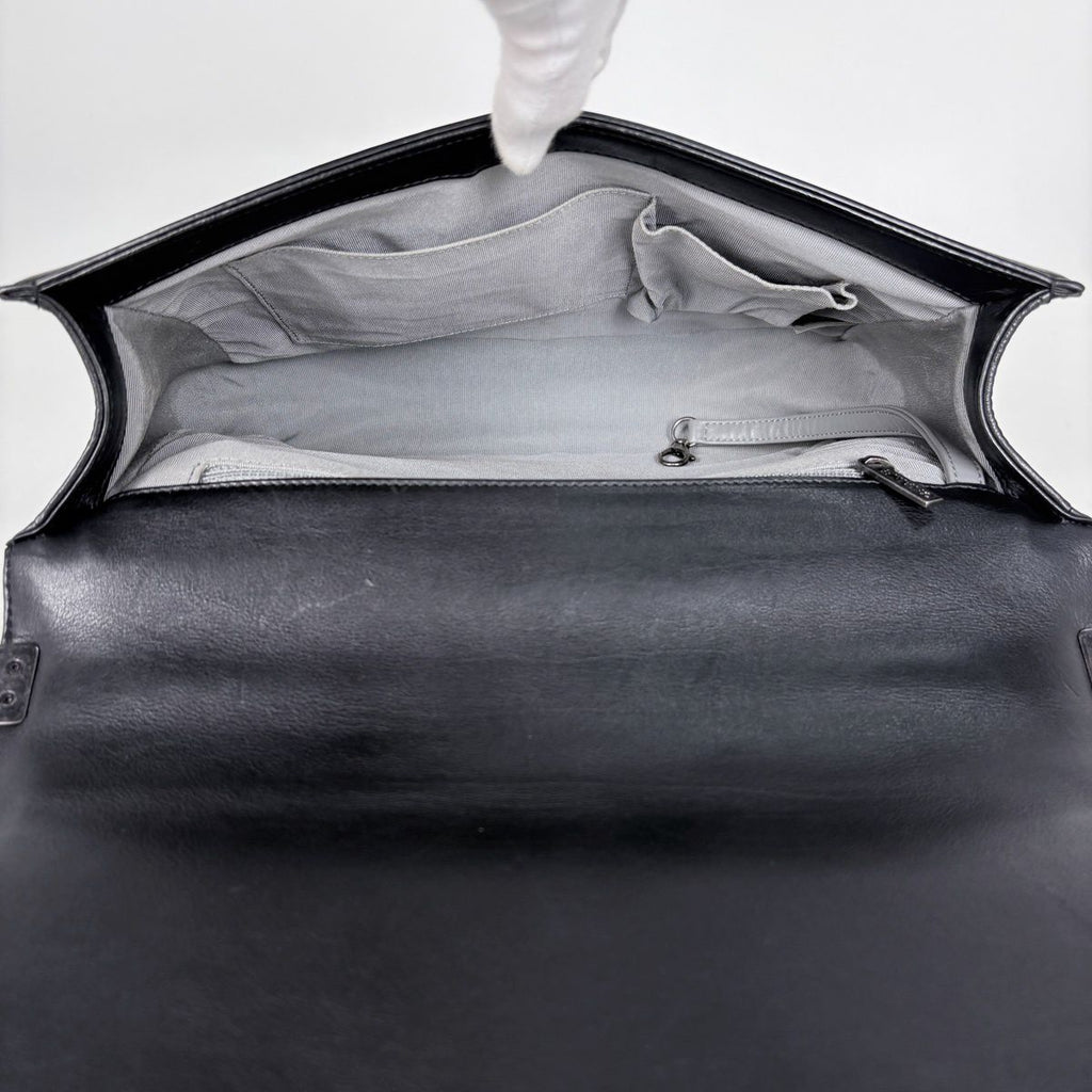 Chanel Shoulder Bag Boy CC Logo Leather Black — view 8