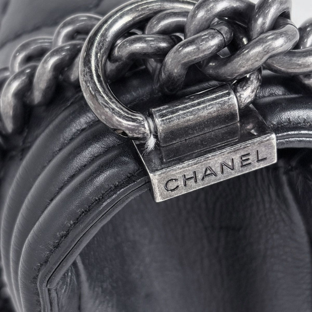 Chanel Shoulder Bag Boy CC Logo Leather Black — view 4