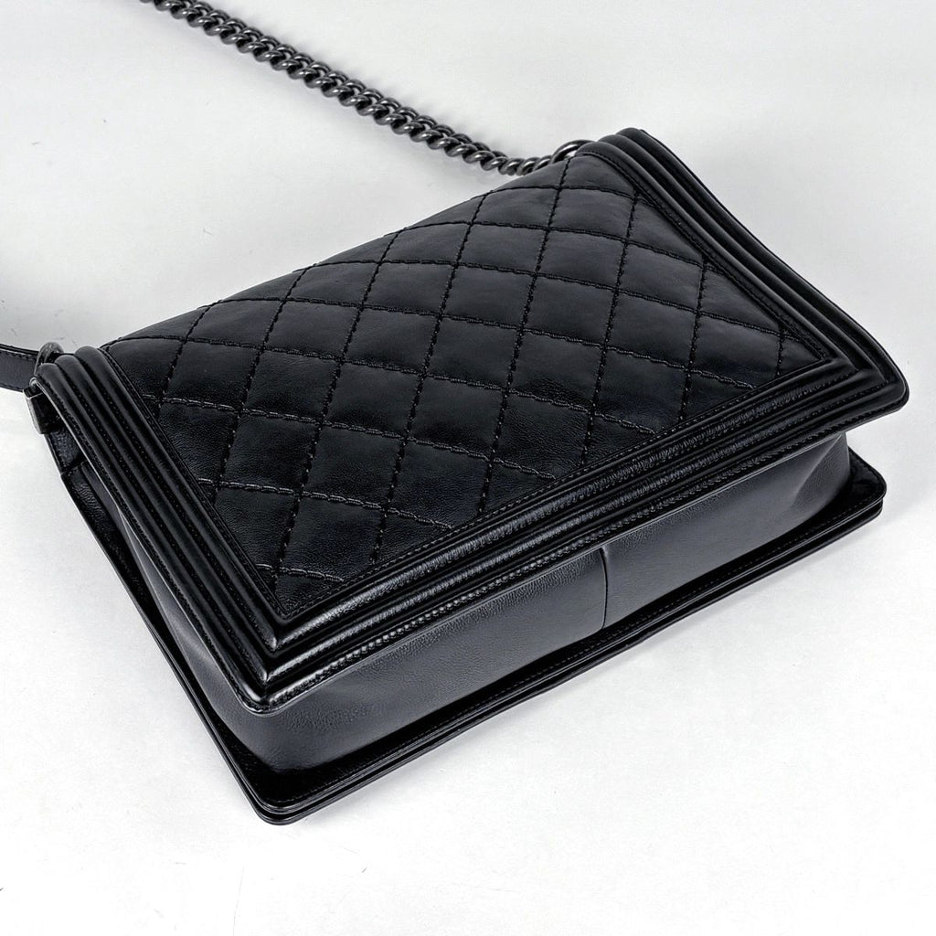 Chanel Shoulder Bag Boy CC Logo Leather Black — view 2