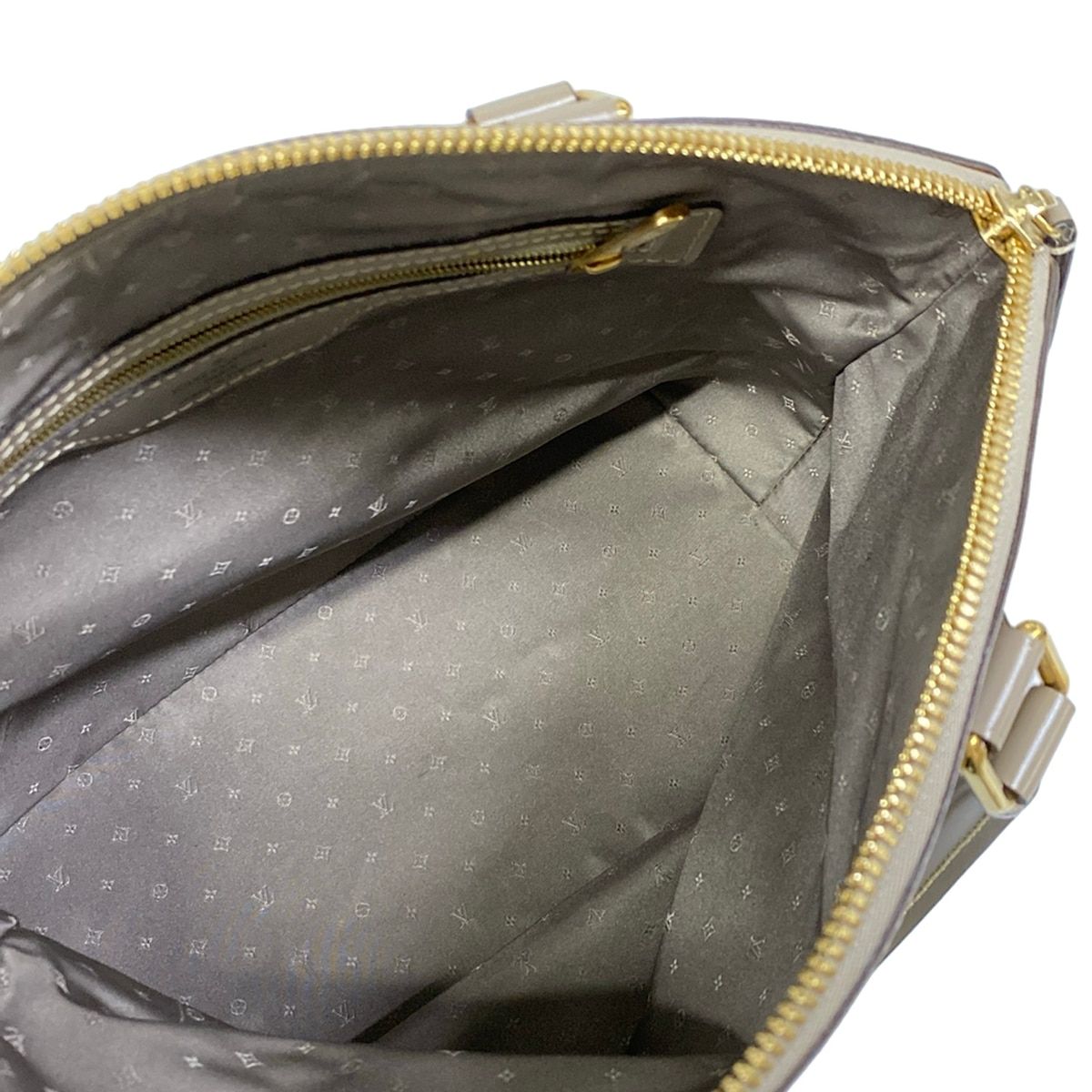 Louis Vuitton Handbag Suhali Lockit PM Verone Leather — view 7