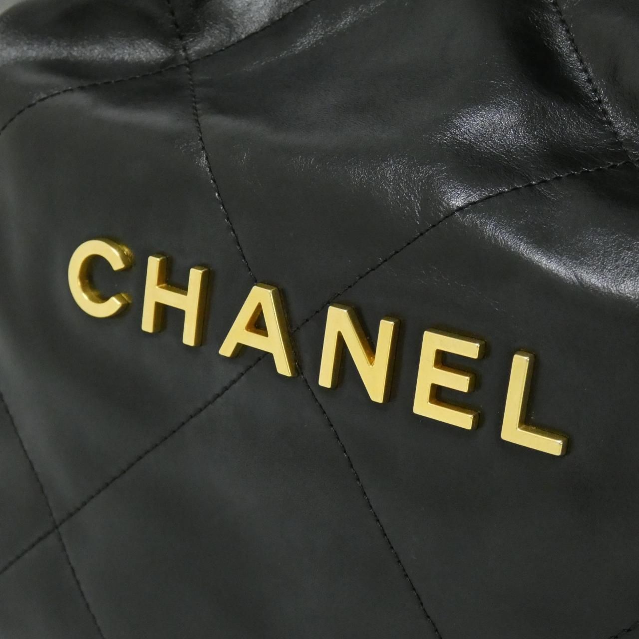 Chanel 22 Line Small Shoulder Bag — view 4