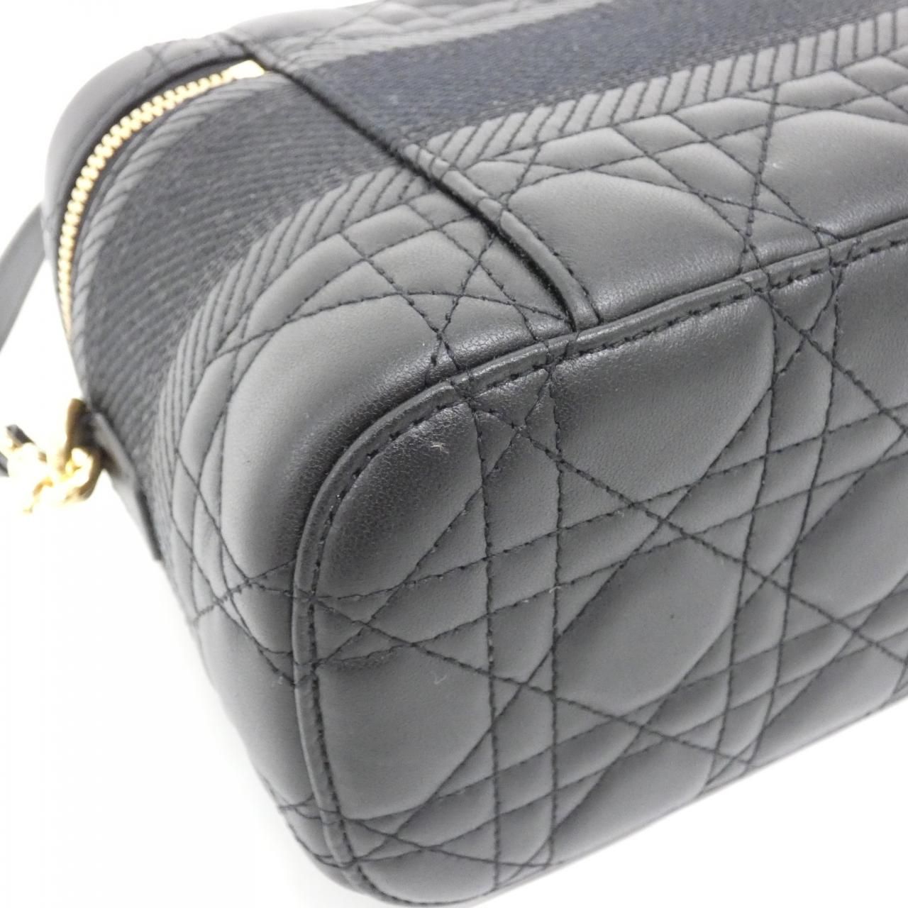 Dior Travel Small Vanity Bag — view 3