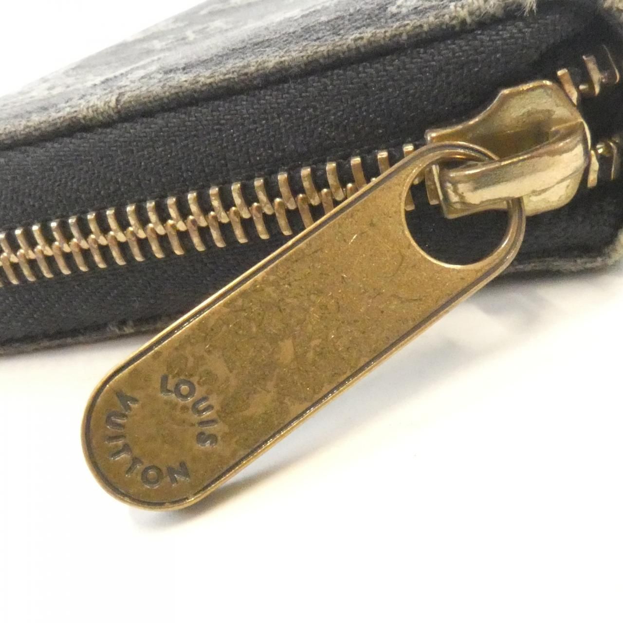 Louis Vuitton Monogram Denim Zippy Wallet — view 4