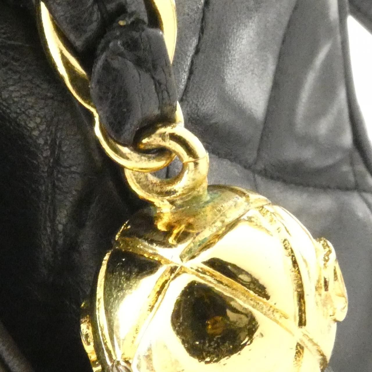 Chanel Shoulder Bag Black — view 4