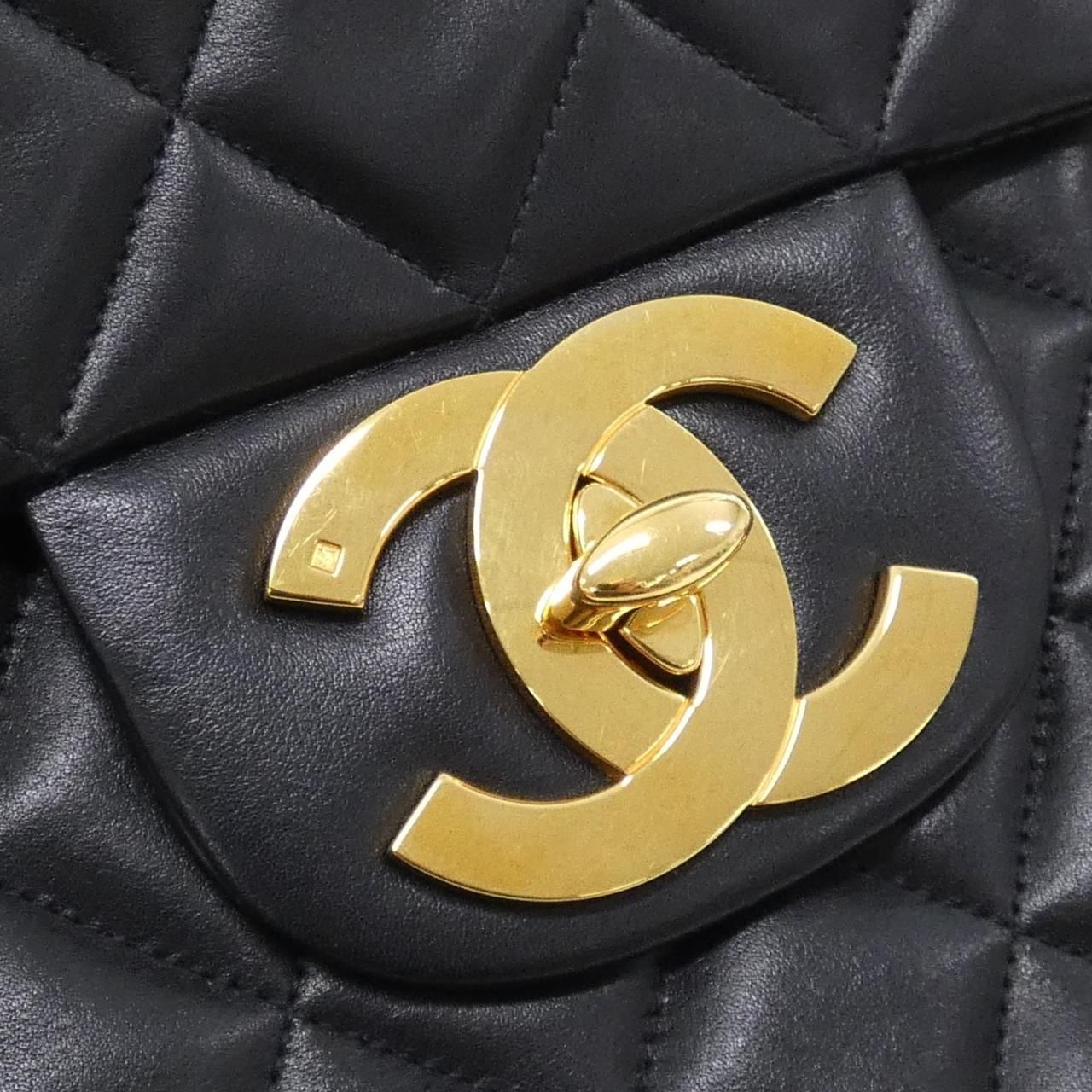 Chanel Vintage Shoulder Bag — view 5