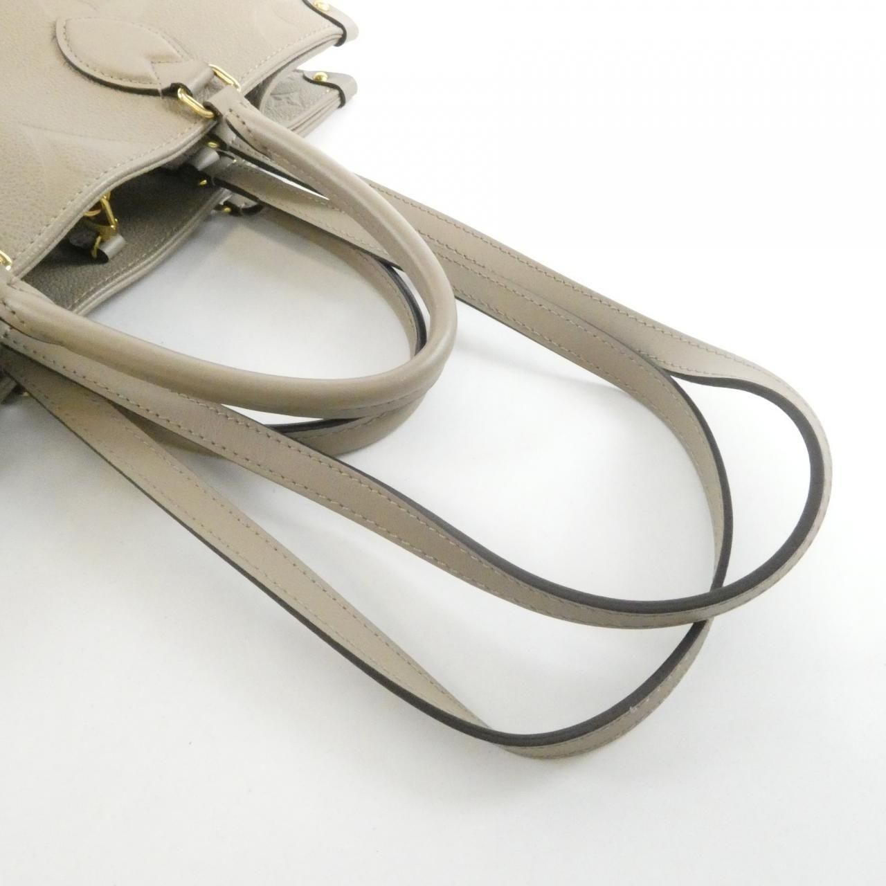 Louis Vuitton Monogram Empreinte On The Go MM Bag — view 5
