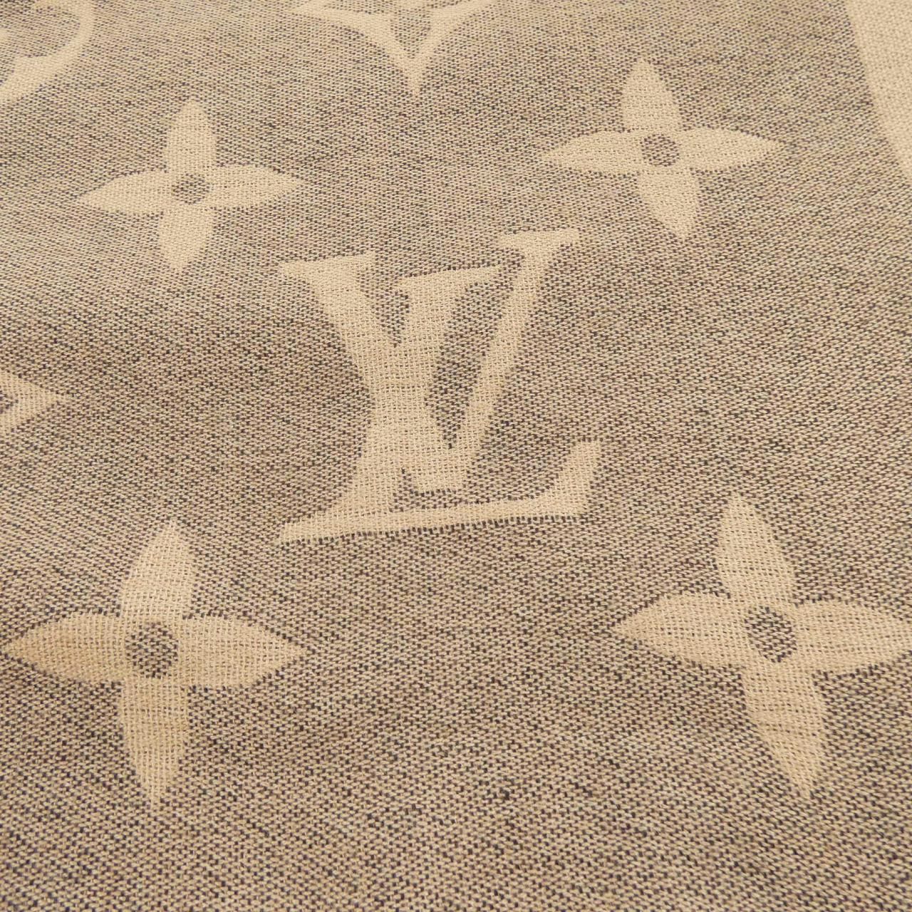 Louis Vuitton Monogram Giant Shawl Scarf — view 4