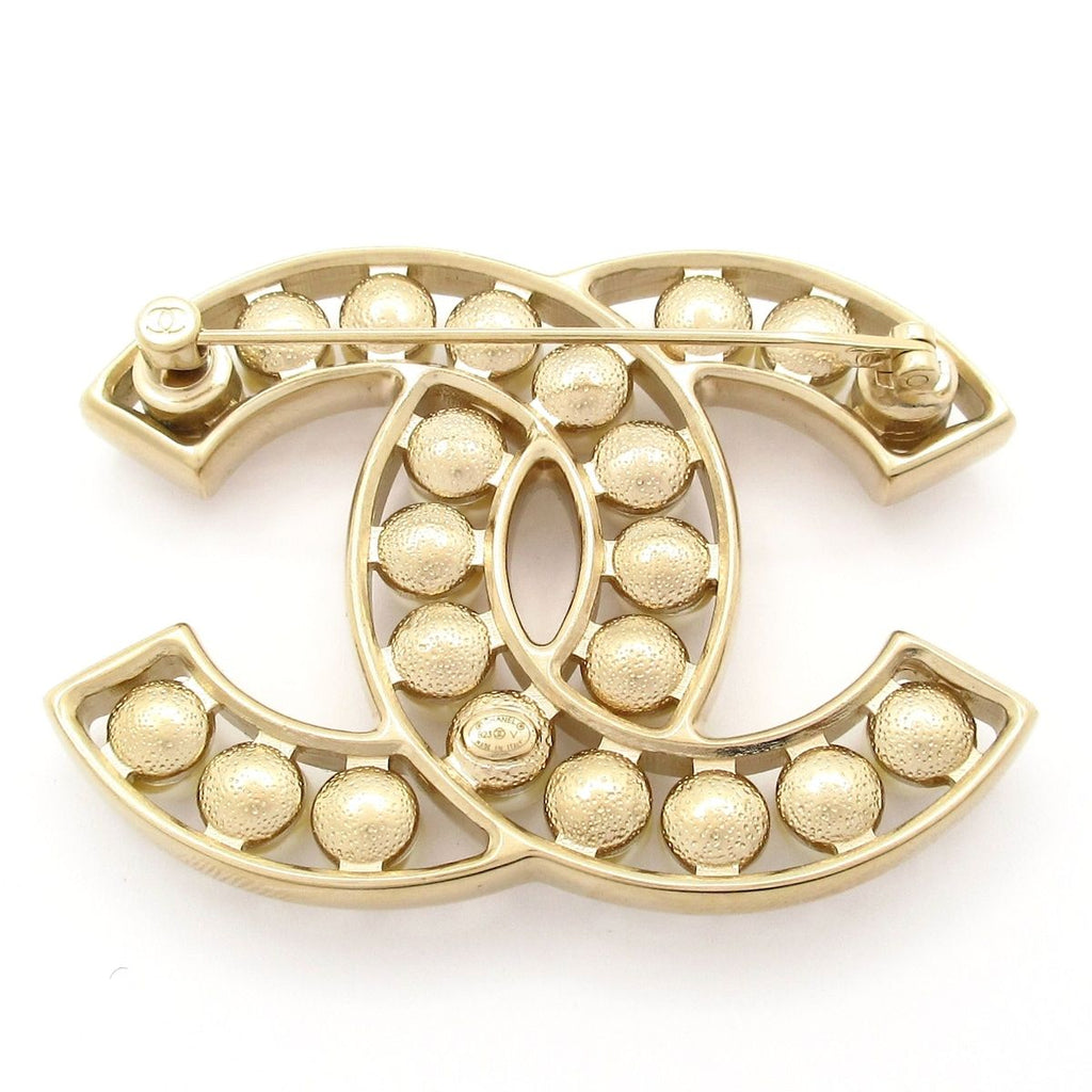 Chanel Brooch CC Logo Gold White — view 2