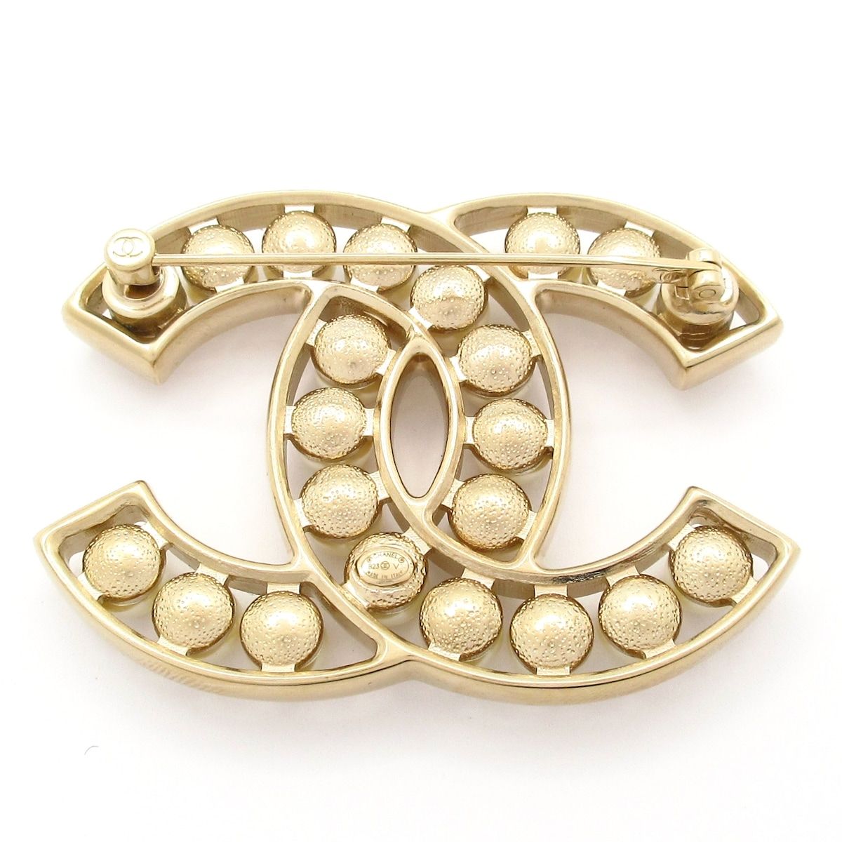 Chanel Brooch CC Logo Gold White — view 2