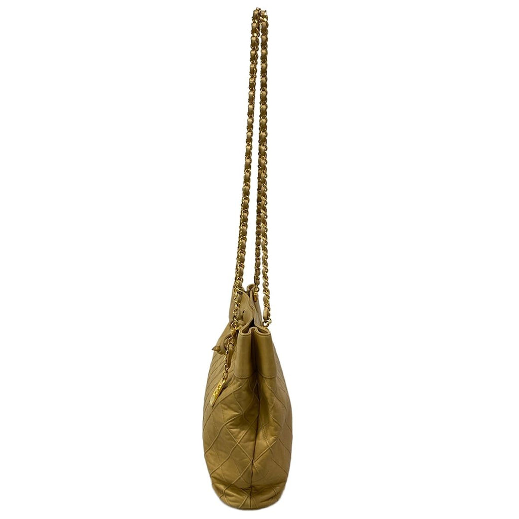 Chanel Shoulder Bag Bicolor Beige Gold Chain Lambskin — view 4