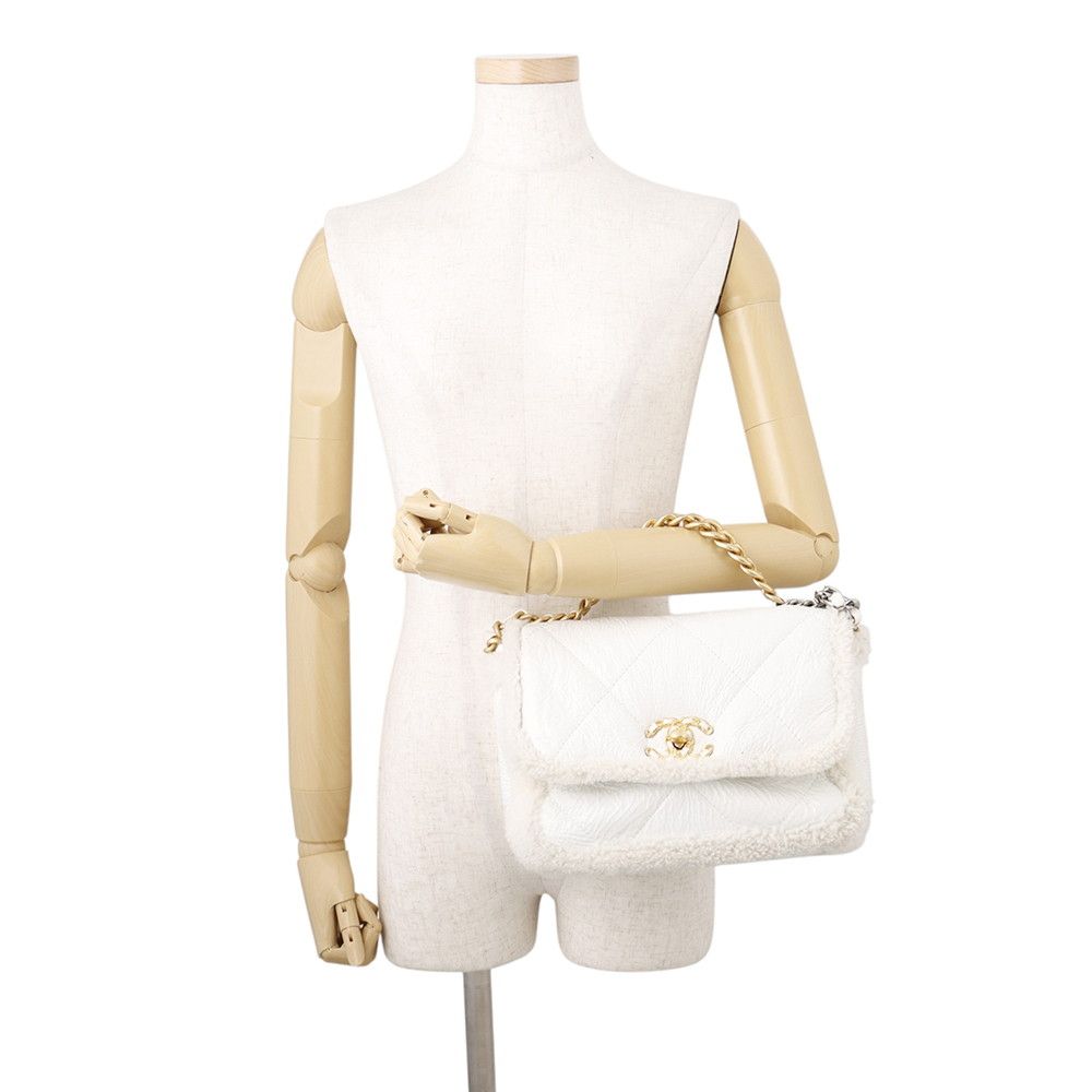 Chanel Chain Shoulder Bag Chanel 19 Flap CC Logo Lambskin Shearling White 2-Way — view 5