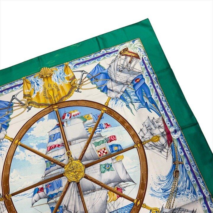 Hermes Vintage Carre 90 Scarf Silk 100% Green — view 4