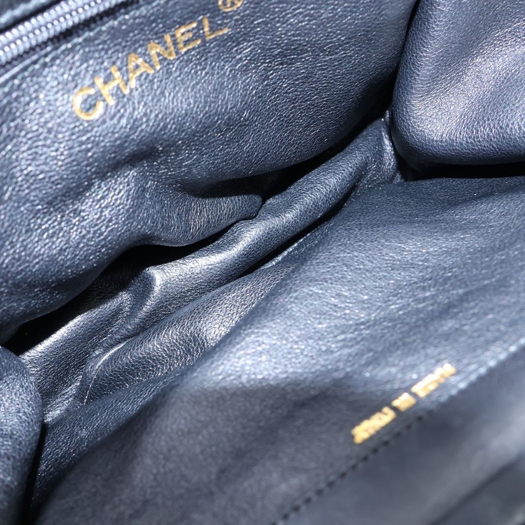 Chanel Quilted Kiss Lock Mini Bag Black Lambskin Gold — view 8
