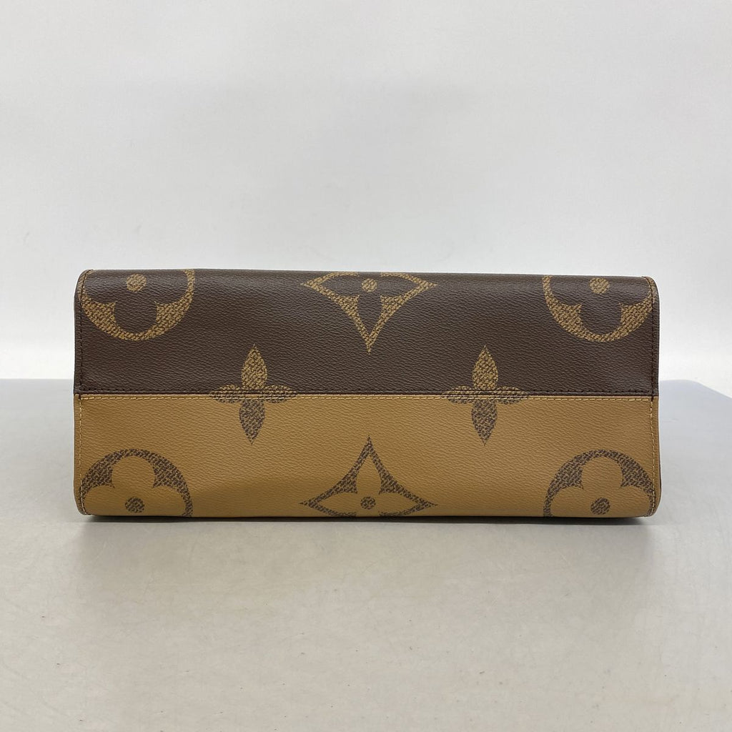 Louis Vuitton Tote Bag Monogram Giant Reverse On The Go MM Brown 2-Way — view 3