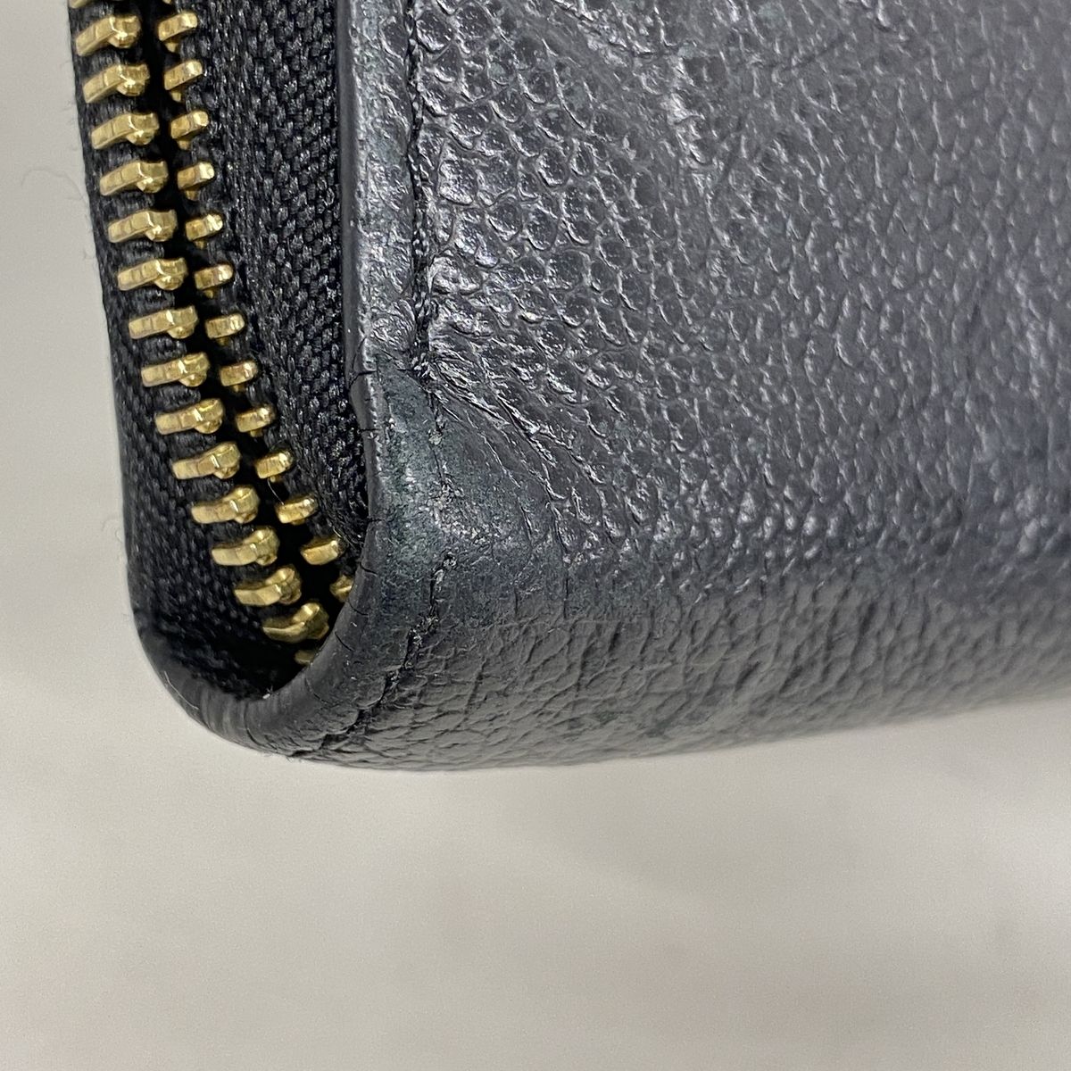 Louis Vuitton Wallet Monogram Empreinte Zippy Noir — view 5