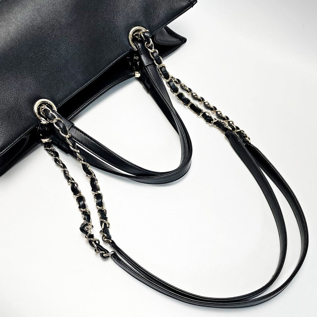Chanel CC Logo Black Chain Tote Bag Calfskin Gold — view 5
