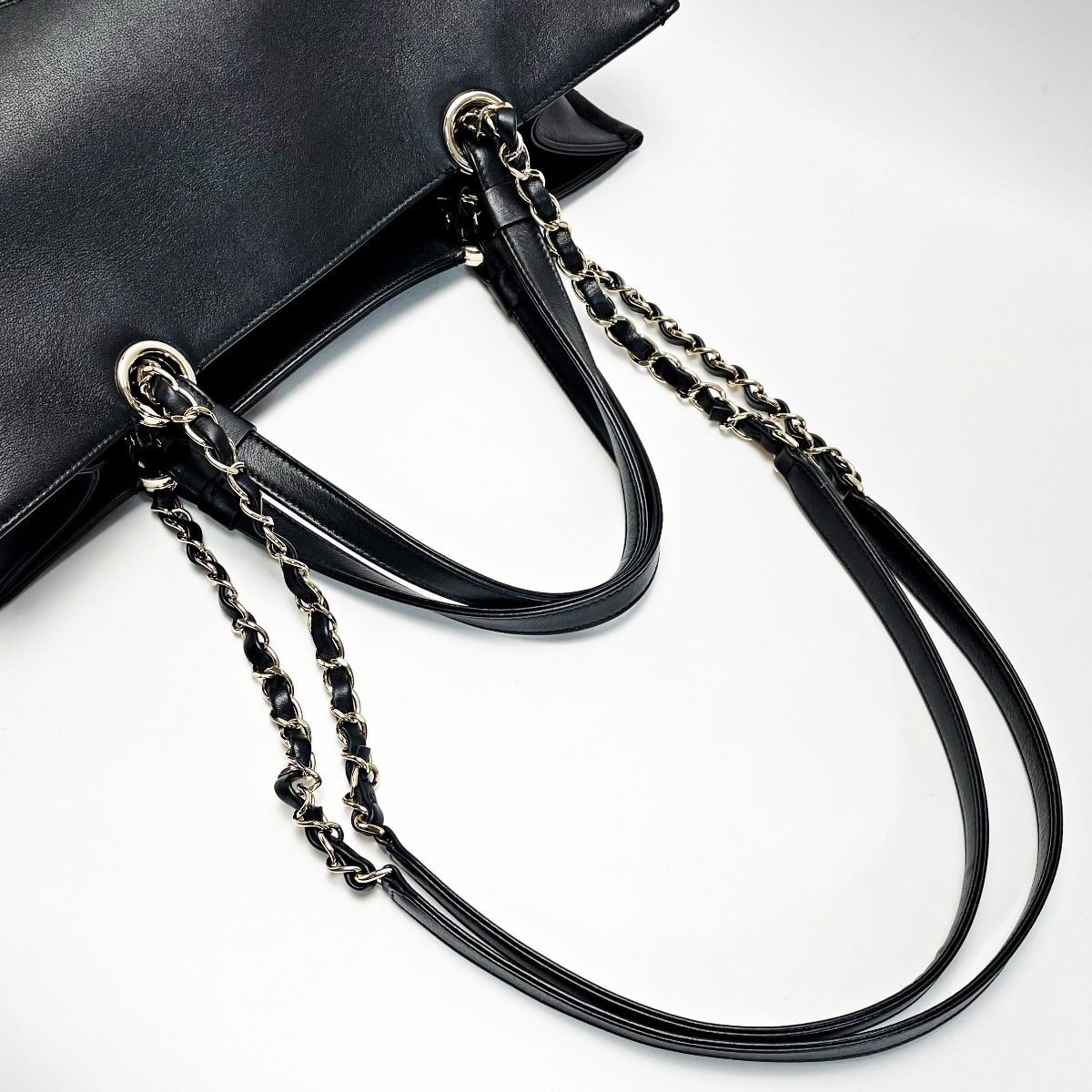 Chanel CC Logo Black Chain Tote Bag Calfskin Gold — view 5