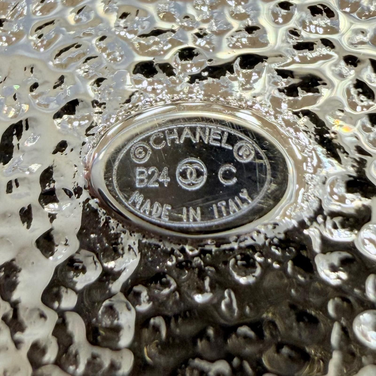 Chanel Metal CC Logo Brooch Gold Ivory Box Keep — view 7