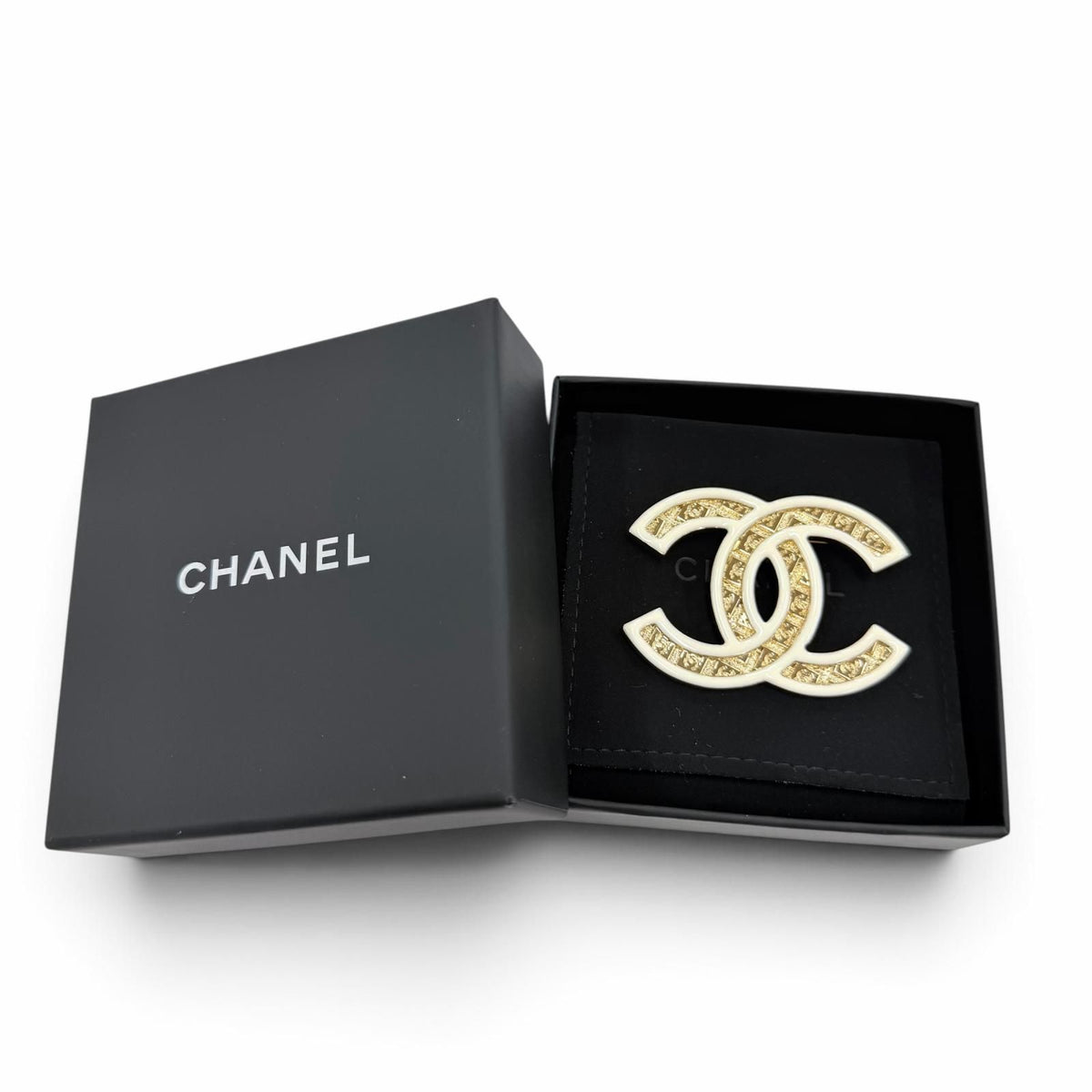 Chanel Metal CC Logo Brooch Gold Ivory Box Keep — view 2