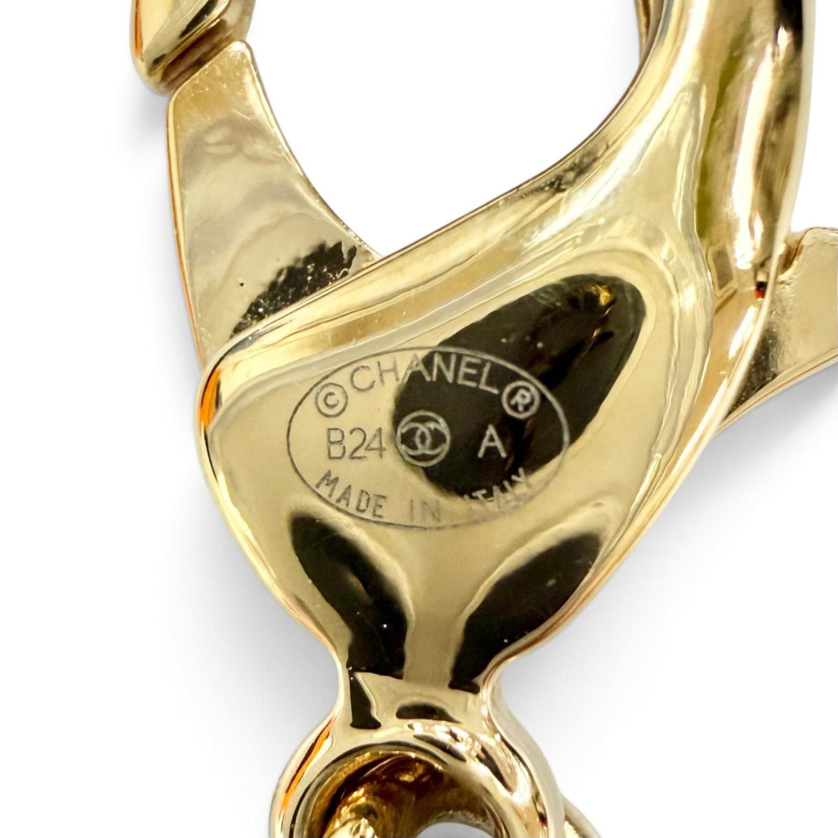 Chanel CC Logo Pearl Choker Necklace Gold — view 8