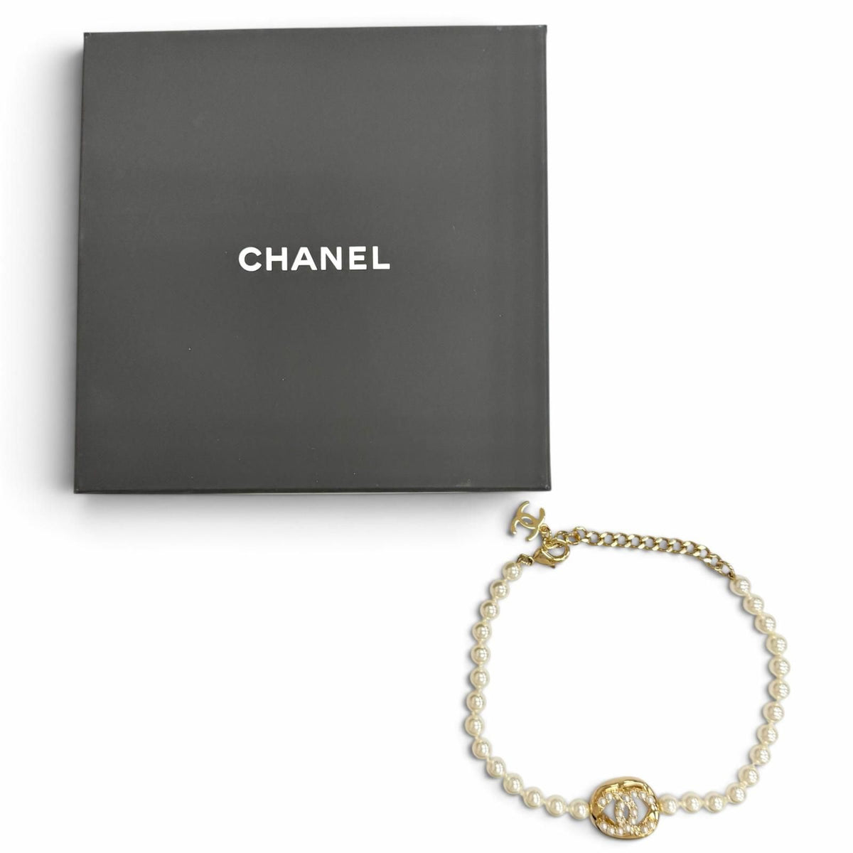Chanel CC Logo Pearl Choker Necklace Gold — view 2