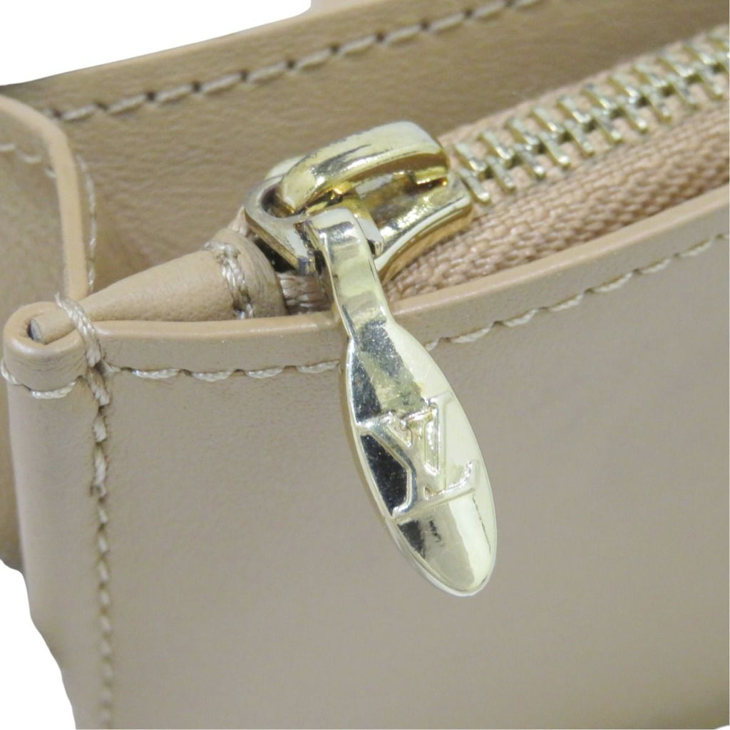 Louis Vuitton LV Vertical Wallet Taurillon Leather — view 7