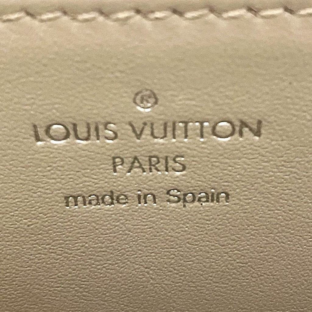 Louis Vuitton Zippy Wallet Mahina Leather — view 4
