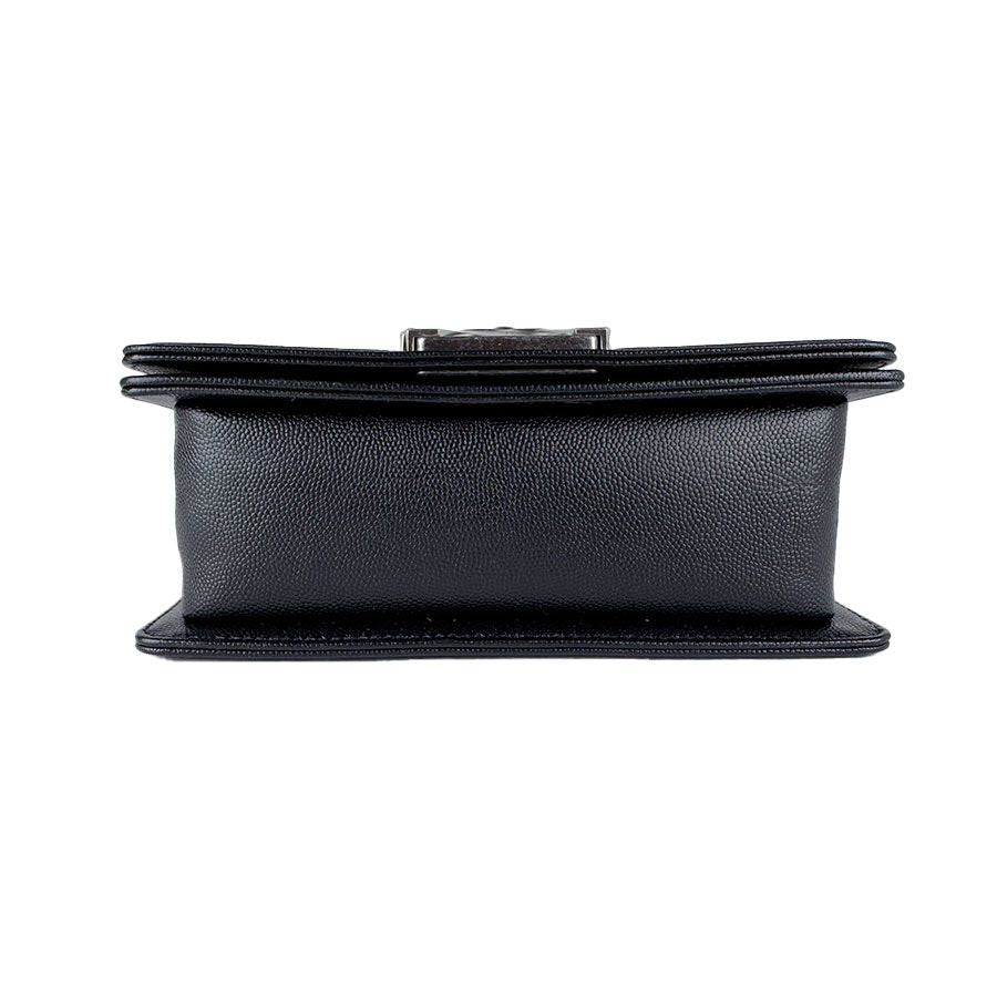 Chanel Shoulder Bag Boy Small — view 4