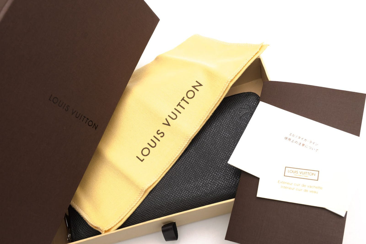 Louis Vuitton Wallet Leather Black Zippy Vertical Taiga Coin Purse Round — view 8
