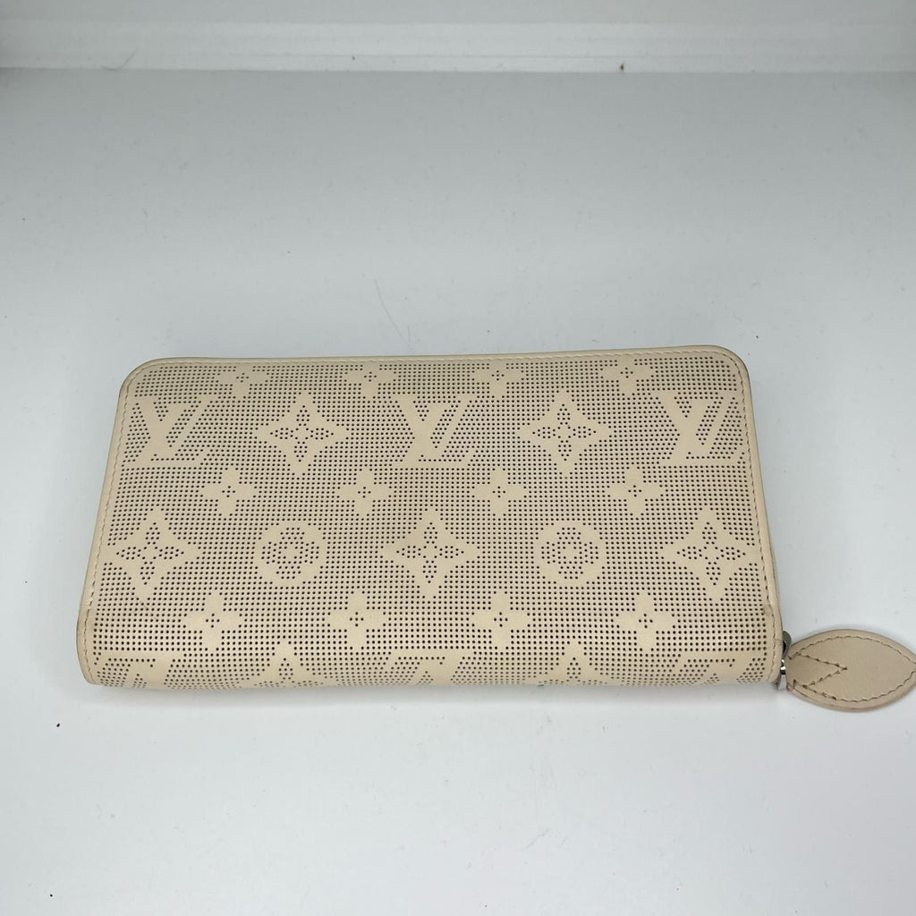Louis Vuitton Ivory Wallet — view 4