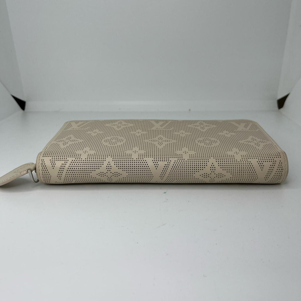 Louis Vuitton Ivory Wallet — view 3