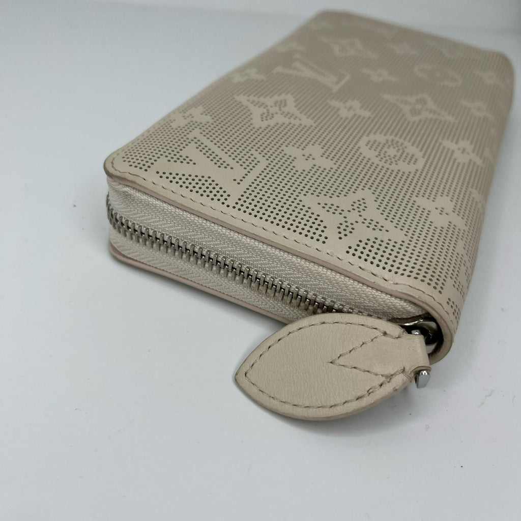 Louis Vuitton Ivory Wallet — view 2