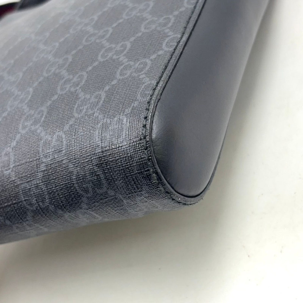 Gucci GG Supreme Small Messenger Bag Leather Navy Black Red Silver — view 6