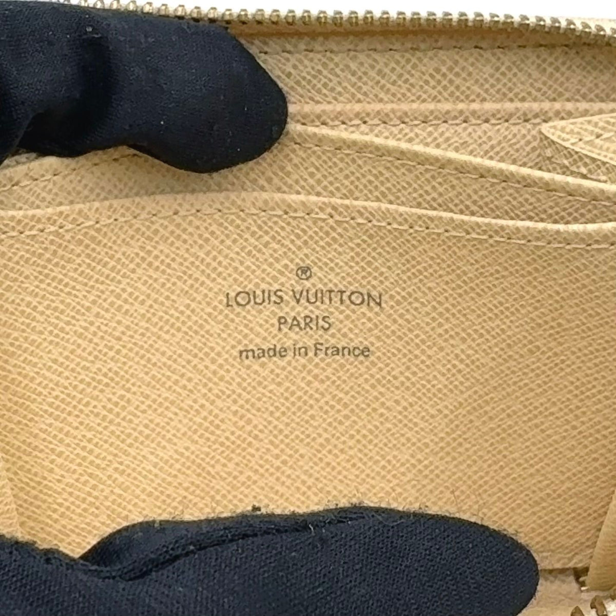 Louis Vuitton Zippy Coin Purse Damier Azur Leather White Gold — view 4