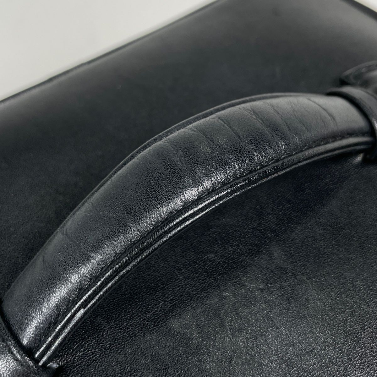 Chanel Makeup Pouch CC Logo Bicolor Leather Black — view 5
