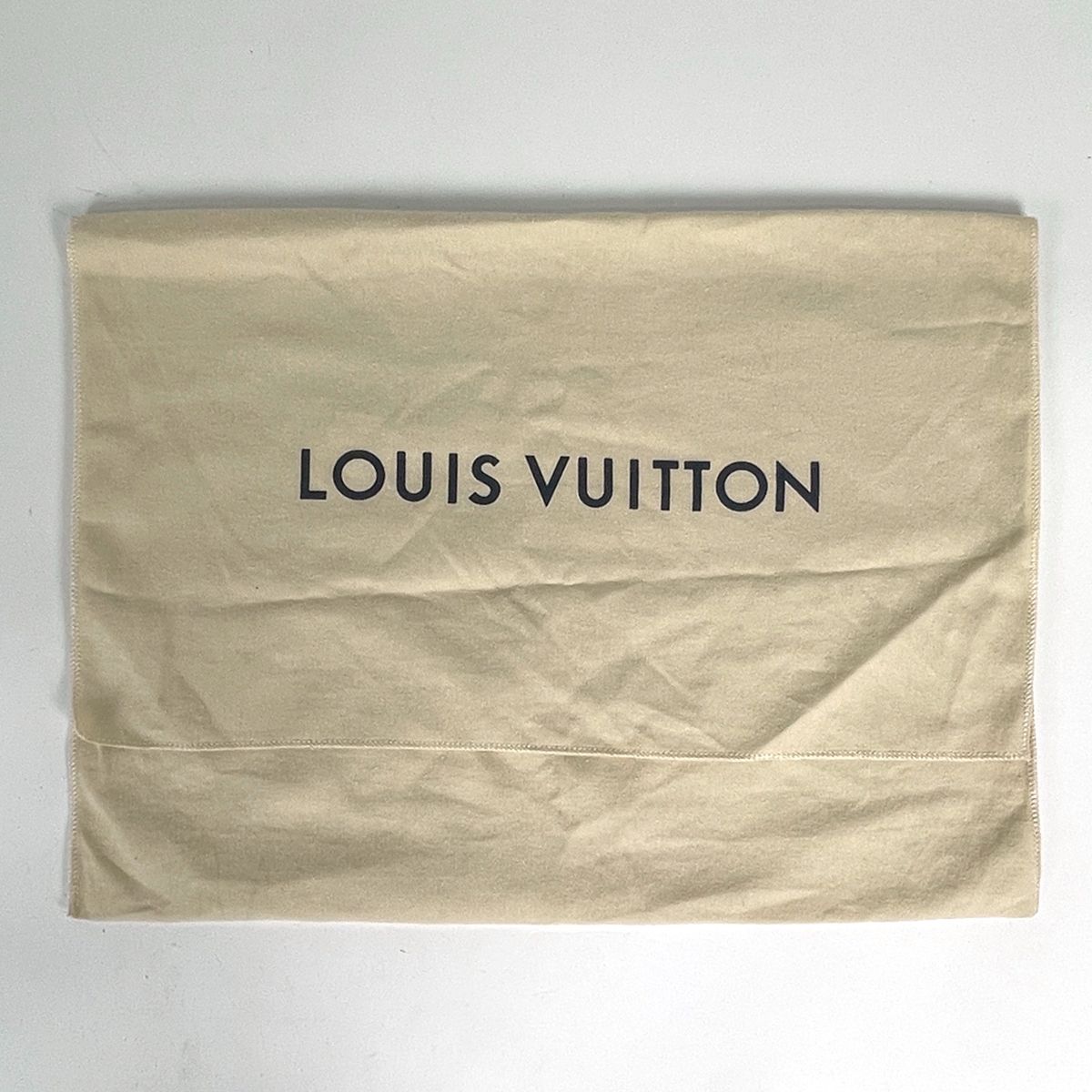 Louis Vuitton District MM Shoulder Bag Monogram Eclipse Black — view 8