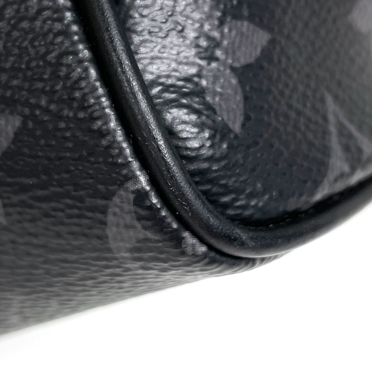 Louis Vuitton District MM Shoulder Bag Monogram Eclipse Black — view 3