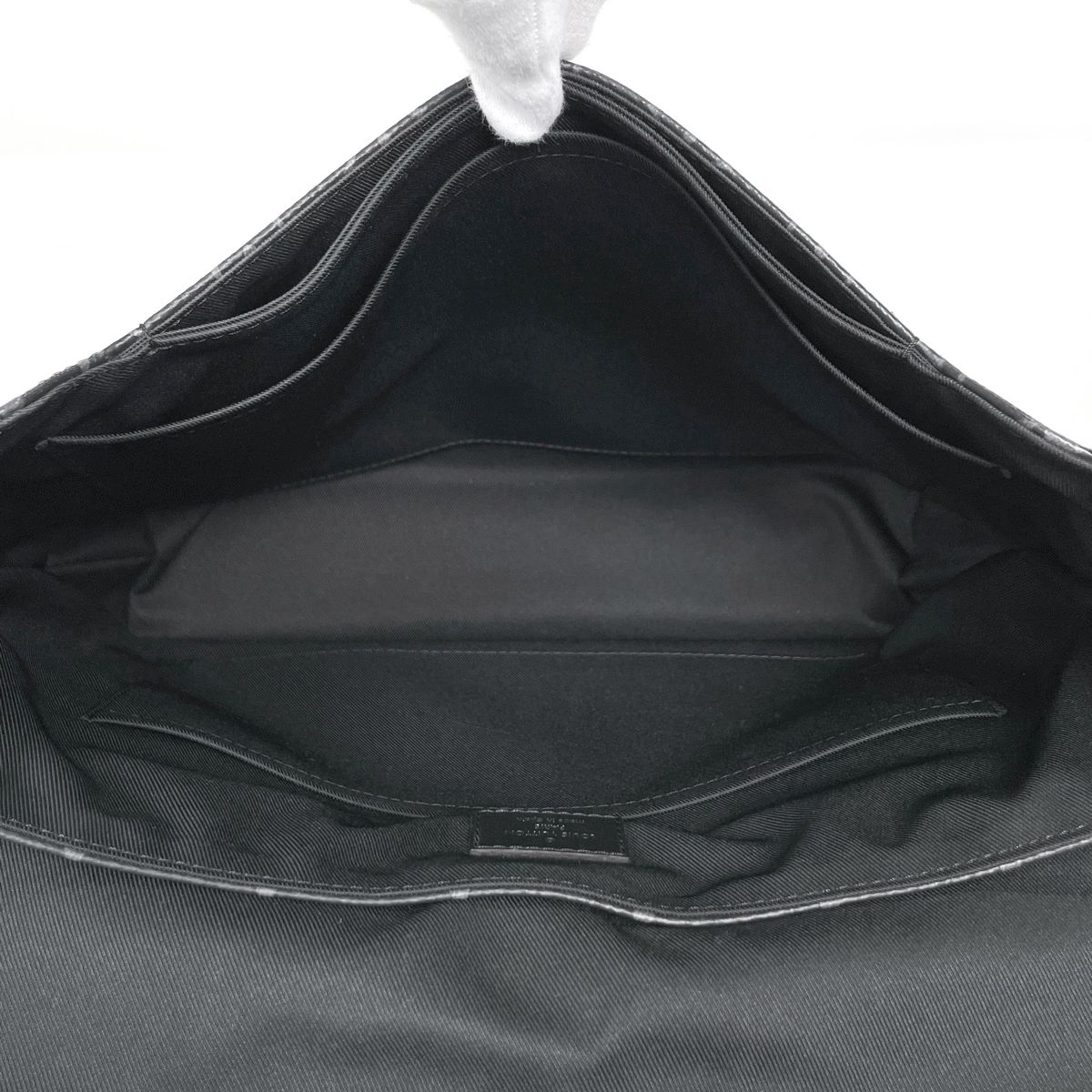 Louis Vuitton District MM Shoulder Bag Monogram Eclipse Black — view 7