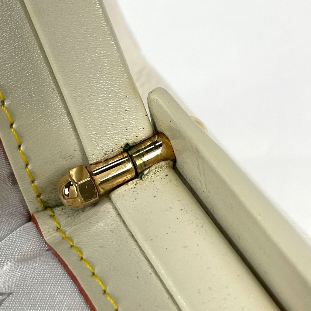 Louis Vuitton L'ingenieux PM Handbag Suhali Blanc — view 7