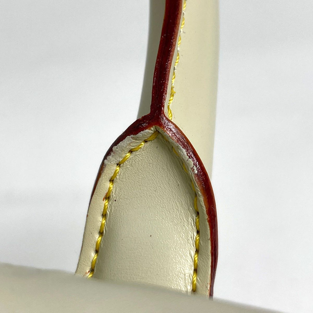 Louis Vuitton L'ingenieux PM Handbag Suhali Blanc — view 4