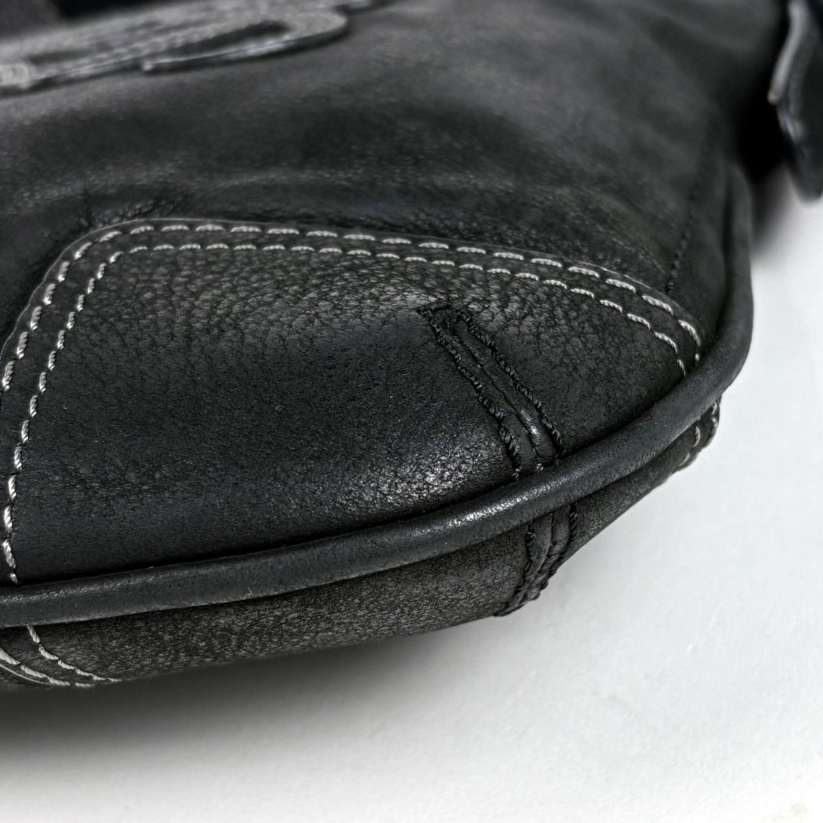 Loewe Shoulder Bag Anagram Leather Black — view 3
